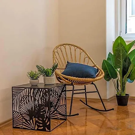 Pregiata Con Bagno Privato - Blu Di Prussia 2*