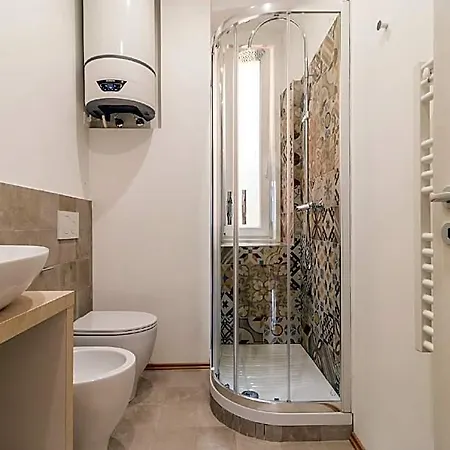 ホテル Pregiata Con Bagno Privato - Blu Di Prussia