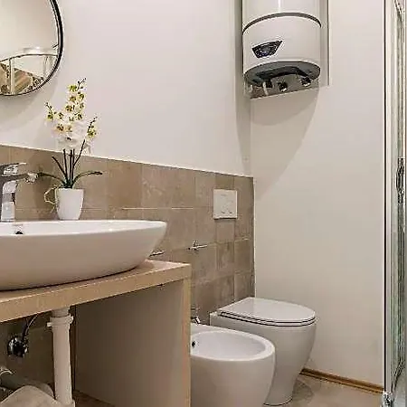 Pregiata Con Bagno Privato - Blu Di Prussia 3* トリエステ